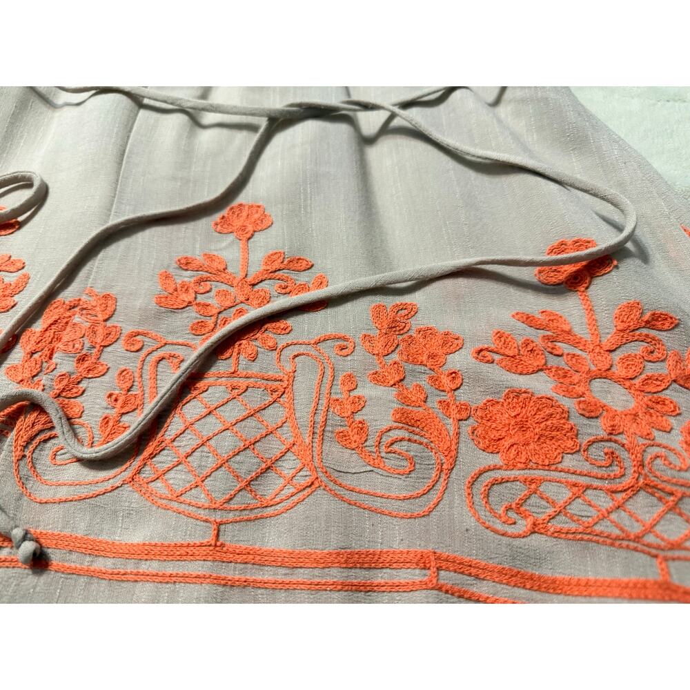 Anthropologie Boho Taupe Babydoll Top Size XL Smocked Waist Coral Embroidery Y2K - Picture 8 of 8